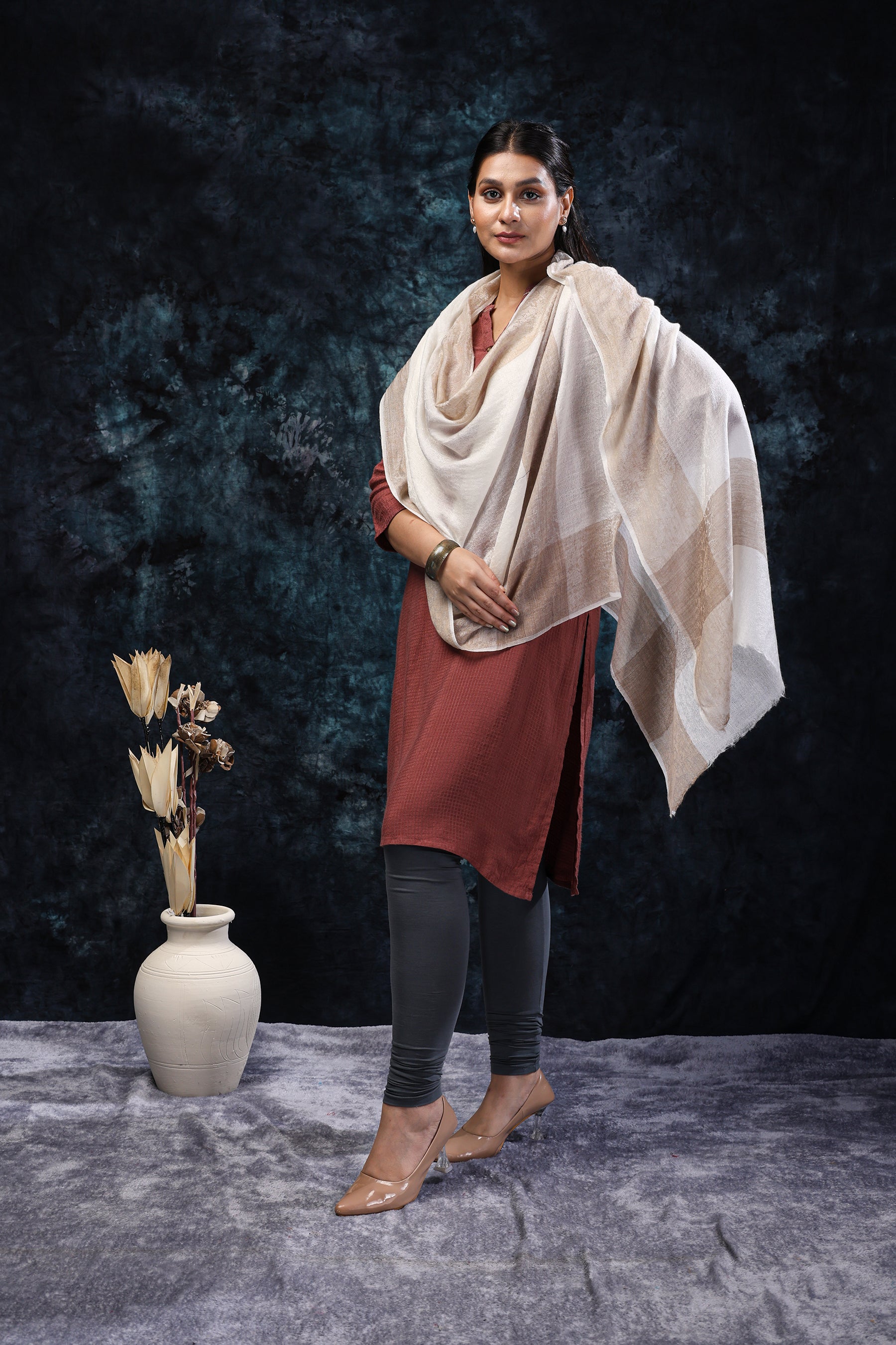 Timeless charm premium fine wool stole Jaquared