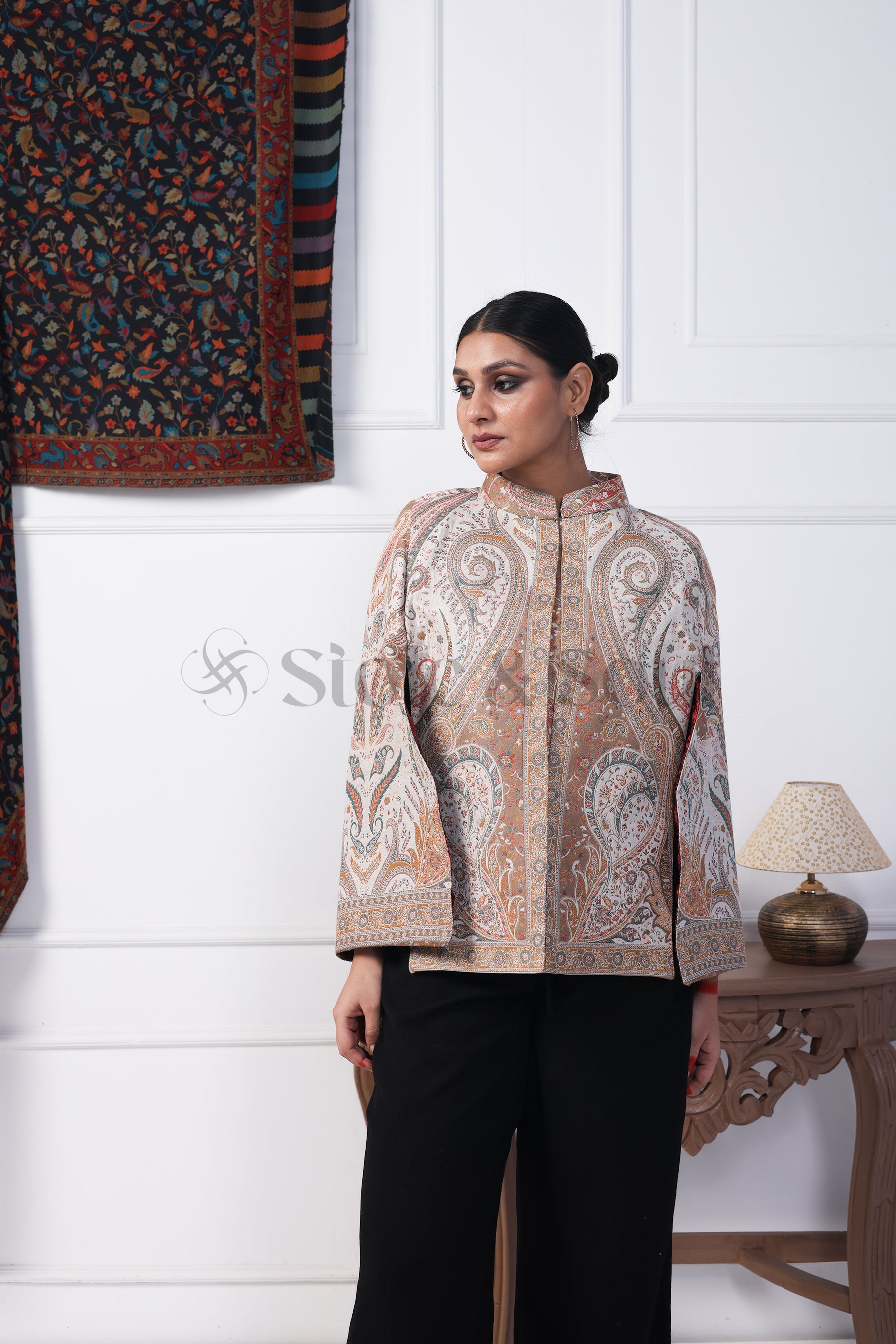 Antique Ivory paisley Cape