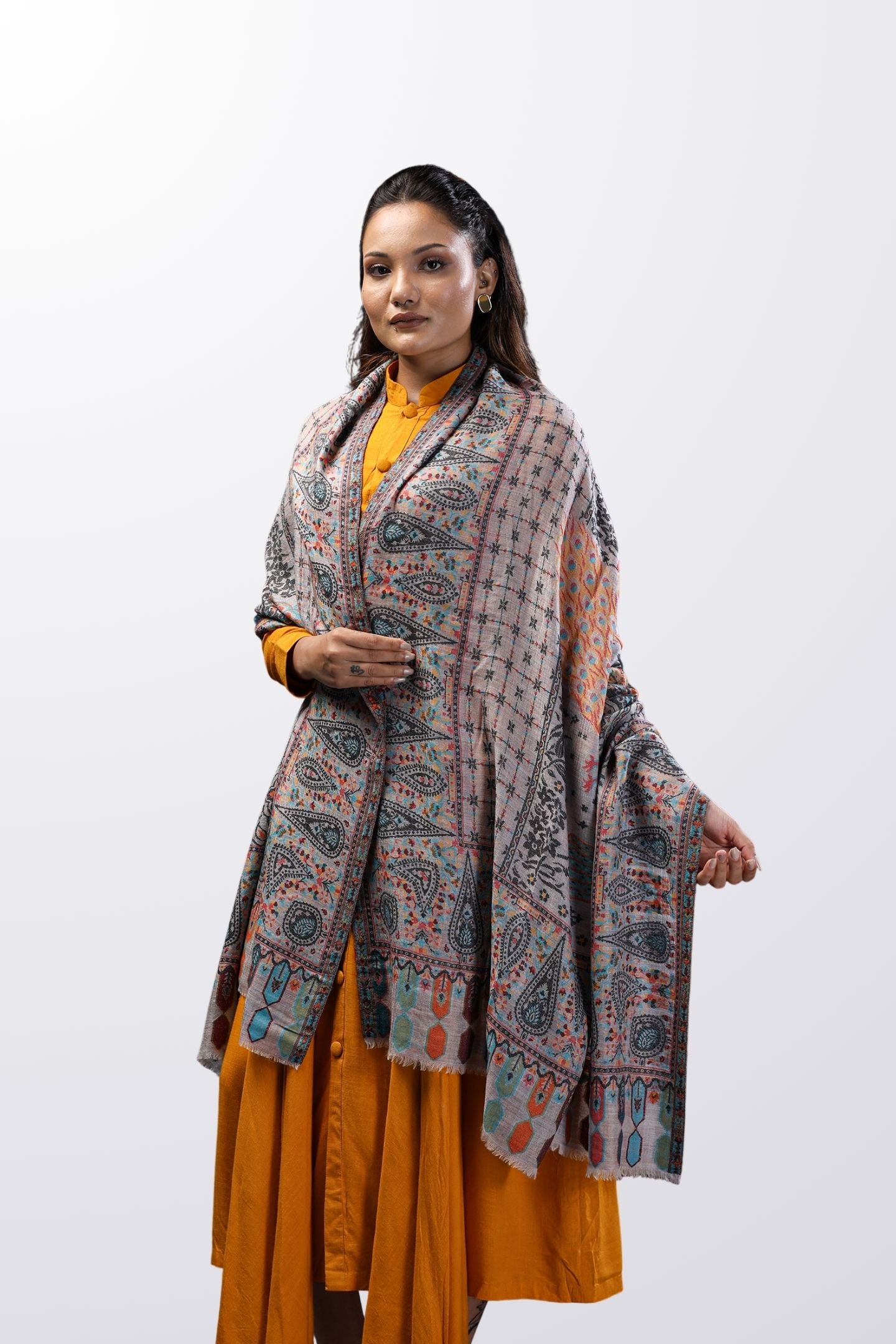 Sehrabandi weaved - Kani Shawl